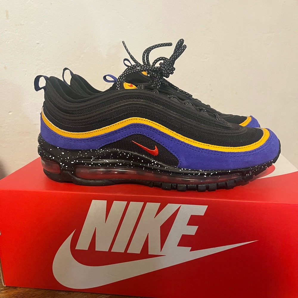 Nike Air Max 97.